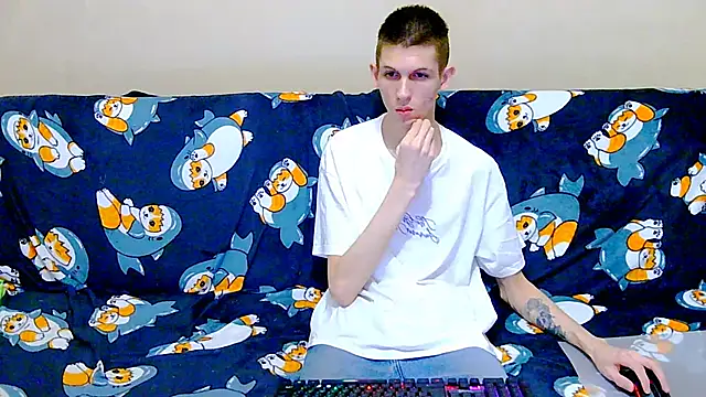 Snapshot of Lester_Broo chatting on 11.26.25 Lester Broo online show from 11.26.25