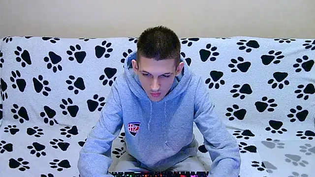 Lester Broo online show from 04.18.26