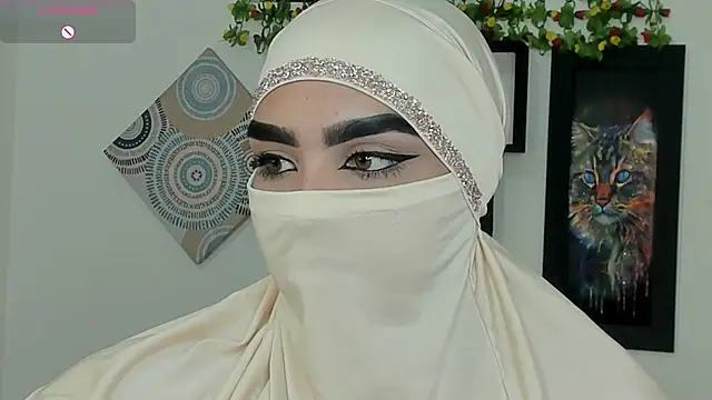 Snapshot of Maissa_Alabi chatting on 10.22.25 Maissa Alabi online show from 10.22.25