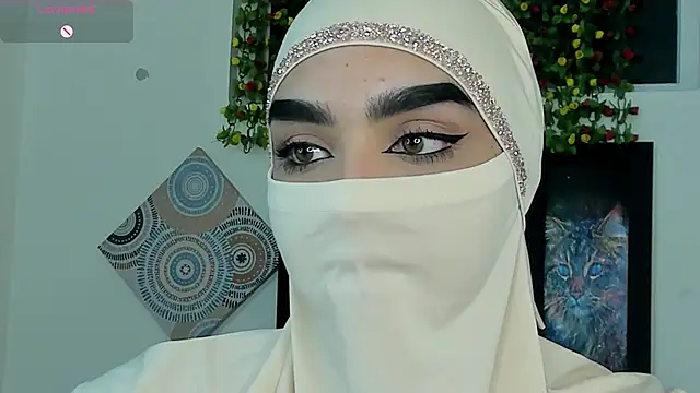 Snapshot of Maissa_Alabi chatting on 11.04.25 Maissa Alabi online show from 11.04.25