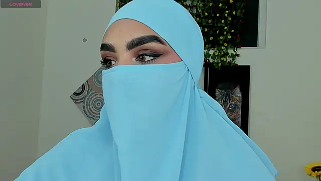 Snapshot of Maissa_Alabi chatting on 11.27.25 Maissa Alabi online show from 11.27.25