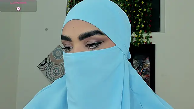 Snapshot of Maissa_Alabi chatting on 11.29.25 Maissa Alabi online show from 11.29.25