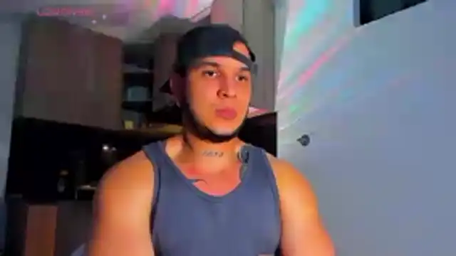 Snapshot of austinoficial chatting on 04.26.26 austinoficial online show from 04.26.26