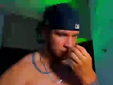Snapshot of austinoficial chatting on 05.07.26 austinoficial online show from 05.07.26