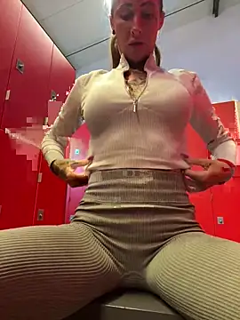 Snapshot of Black_sweet_Rose chatting on 02.13.25 Black sweet Rose online show from 02.13.25