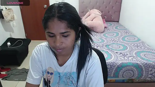 Snapshot of july-feria chatting on 01.13.25 july-feria online show from 01.13.25