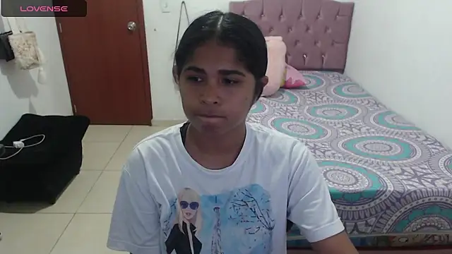 Snapshot of july-feria chatting on 02.05.25 july-feria online show from 02.05.25