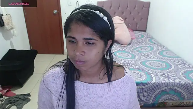 Snapshot of july-feria chatting on 02.14.25 july-feria online show from 02.14.25