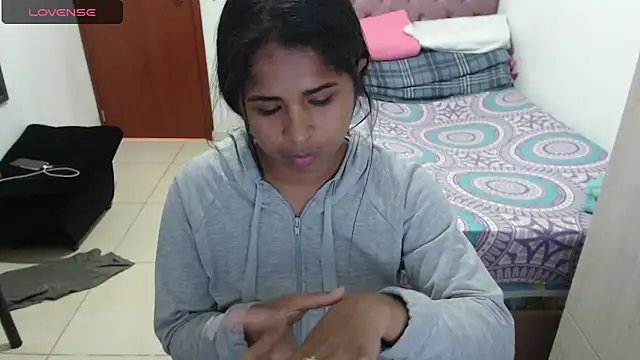 Snapshot of july-feria chatting on 03.14.25 july-feria online show from 03.14.25