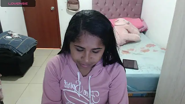 Snapshot of july-feria chatting on 09.29.25 july-feria online show from 09.29.25