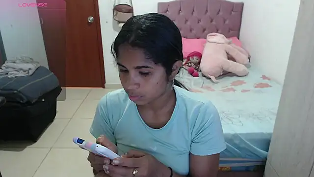 Snapshot of july-feria chatting on 11.22.25 july-feria online show from 11.22.25