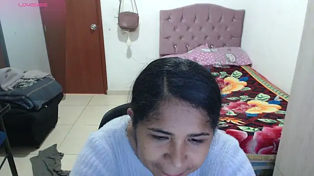 Snapshot of july-feria chatting on 11.27.25 july-feria online show from 11.27.25