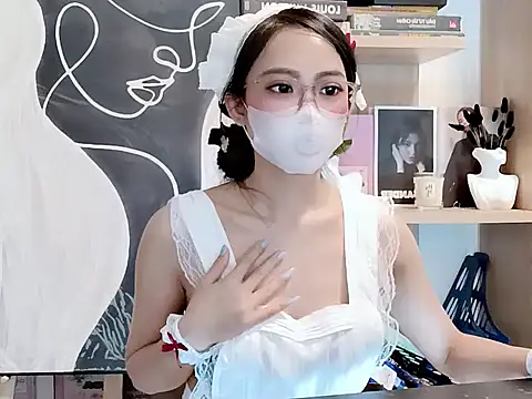 Snapshot of Lush-Office chatting on 11.08.25 Lush-Office online show from 11.08.25