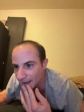 Snapshot of VicesVersa chatting on 01.12.25 VicesVersa online show from 01.12.25