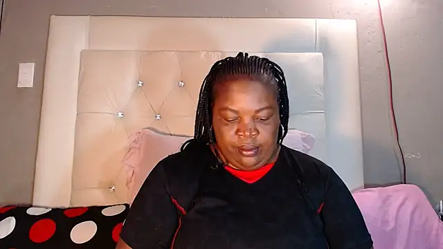 Snapshot of omalicha98 chatting on 04.21.26 omalicha98 online show from 04.21.26