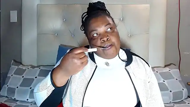Snapshot of omalicha98 chatting on 05.21.26 omalicha98 online show from 05.21.26