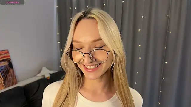 Snapshot of dontouchmyass chatting on 01.18.26 dontouchmyass online show from 01.18.26