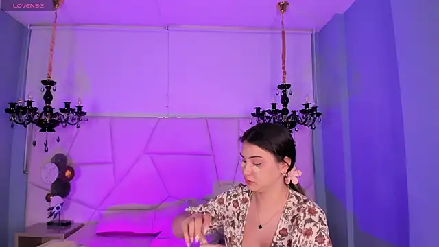 Snapshot of Aitana_Hilton_ chatting on 10.26.25 Aitana Hilton online show from 10.26.25