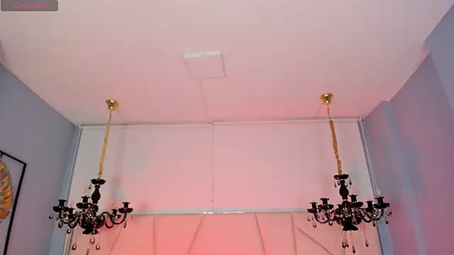 Snapshot of Aitana_Hilton_ chatting on 11.23.25 Aitana Hilton online show from 11.23.25