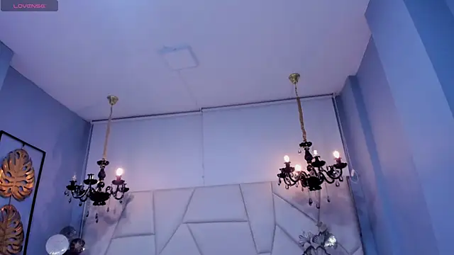 Snapshot of Aitana_Hilton_ chatting on 11.28.25 Aitana Hilton online show from 11.28.25