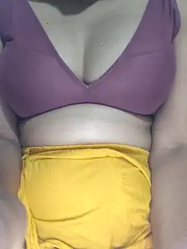 Snapshot of nikkibenza chatting on 12.02.25 nikkibenza online show from 12.02.25