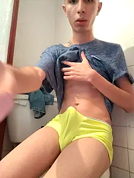 Snapshot of adriaav chatting on 03.21.26 adriaav online show from 03.21.26