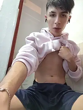 Snapshot of adriaav chatting on 04.15.26 adriaav online show from 04.15.26