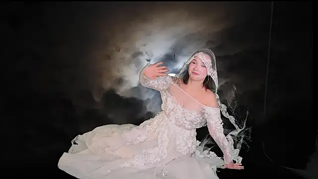 Bella Alita online show from 10.31.25