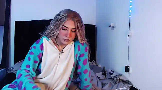 Georgina Giio online show from 03.05.25