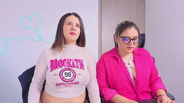 SexLaura  online show from 06.17.26