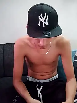 Latinos 2001 online show from 01.20.25