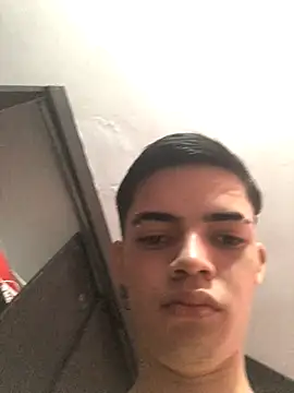 Latinos 2001 online show from 11.06.25