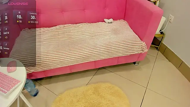 Snapshot of Brilly_Lily chatting on 12.17.25 Brilly Lily online show from 12.17.25