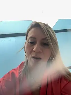 Snapshot of AtheneaRusell chatting on 10.25.25 AtheneaRusell online show from 10.25.25