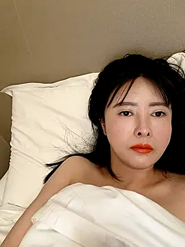 lilandi0521 online show from 02.25.25