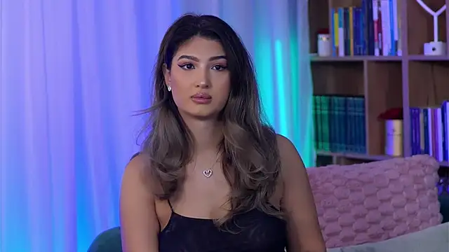 SarahPeach8 online show from 10.30.25