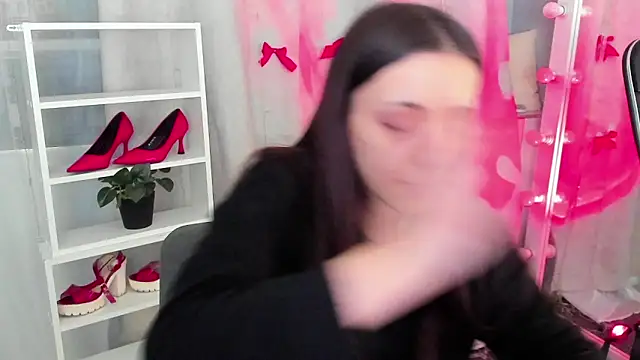 Snapshot of Sahara_Shields chatting on 01.14.25 Sahara Shields online show from 01.14.25