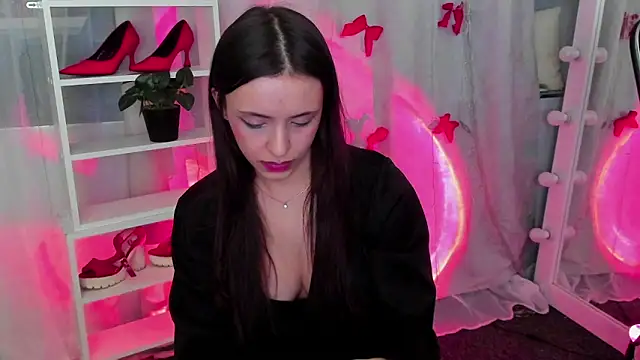 Snapshot of Sahara_Shields chatting on 01.14.25 Sahara Shields online show from 01.14.25