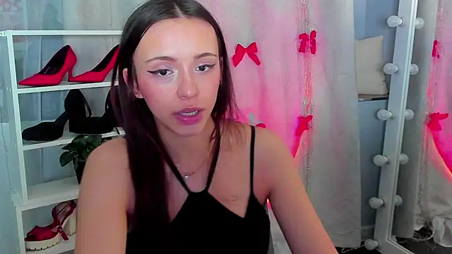 Snapshot of Sahara_Shields chatting on 01.20.25 Sahara Shields online show from 01.20.25