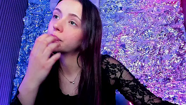 Snapshot of Sahara_Shields chatting on 01.21.25 Sahara Shields online show from 01.21.25