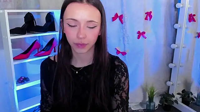 Snapshot of Sahara_Shields chatting on 01.23.25 Sahara Shields online show from 01.23.25