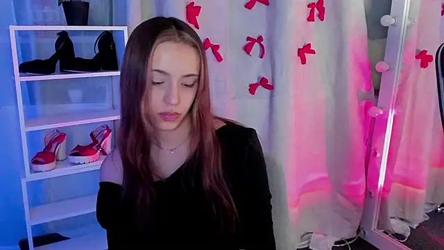 Snapshot of Sahara_Shields chatting on 02.11.25 Sahara Shields online show from 02.11.25