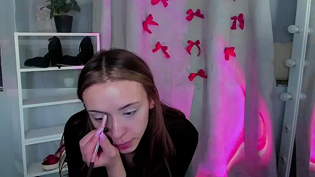 Snapshot of Sahara_Shields chatting on 02.12.25 Sahara Shields online show from 02.12.25