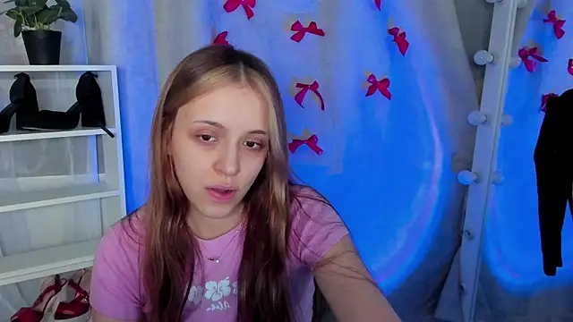 Snapshot of Sahara_Shields chatting on 02.21.25 Sahara Shields online show from 02.21.25