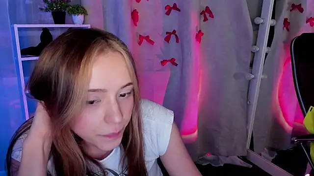 Snapshot of Sahara_Shields chatting on 02.26.25 Sahara Shields online show from 02.26.25