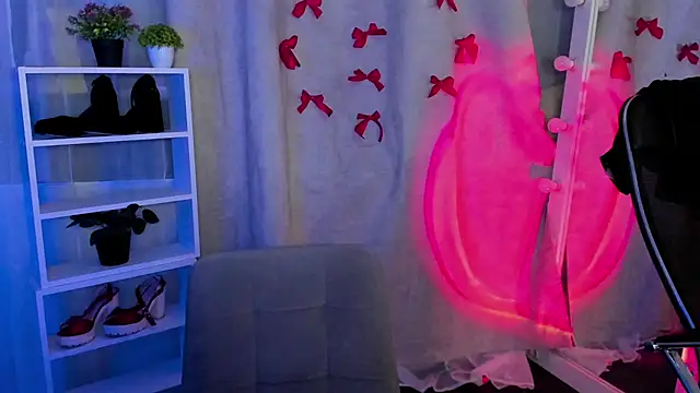 Snapshot of Sahara_Shields chatting on 03.07.25 Sahara Shields online show from 03.07.25