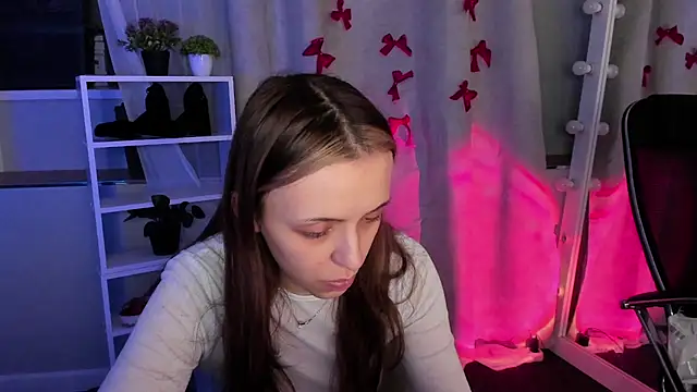 Snapshot of Sahara_Shields chatting on 03.11.25 Sahara Shields online show from 03.11.25