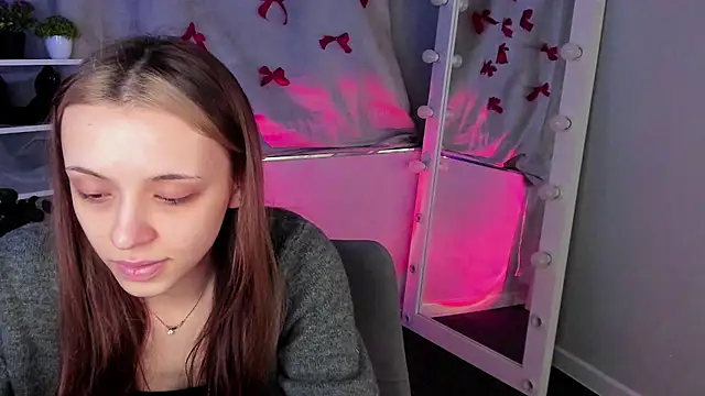 Snapshot of Sahara_Shields chatting on 03.18.25 Sahara Shields online show from 03.18.25