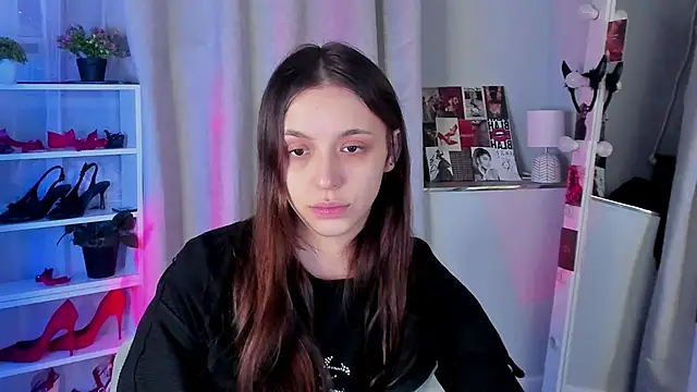 Snapshot of Sahara_Shields chatting on 10.20.25 Sahara Shields online show from 10.20.25