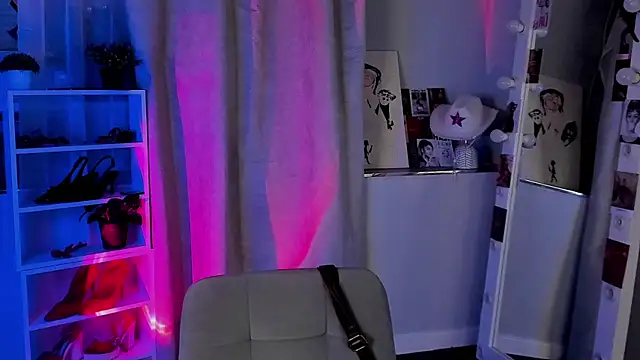 Snapshot of Sahara_Shields chatting on 11.15.25 Sahara Shields online show from 11.15.25